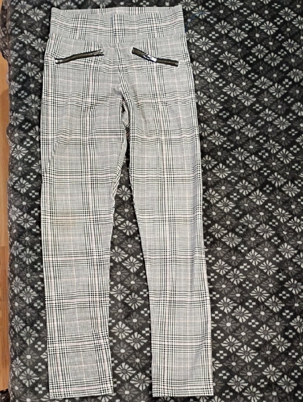 Old Navy Black and White Plaid Girls Leggings